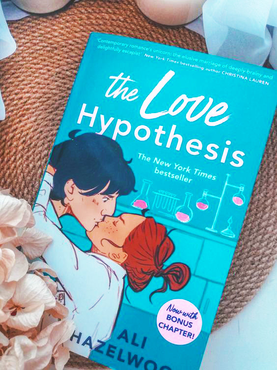 THE LOVE HYPOTHESIS - Ali Hazelwood