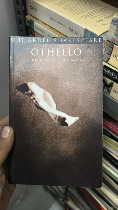 Othello by William Shakespeare  - old Paperback