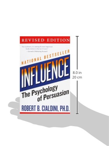 influence: The Psychology of Persuasion (Collins Business Essentials) Paperback
